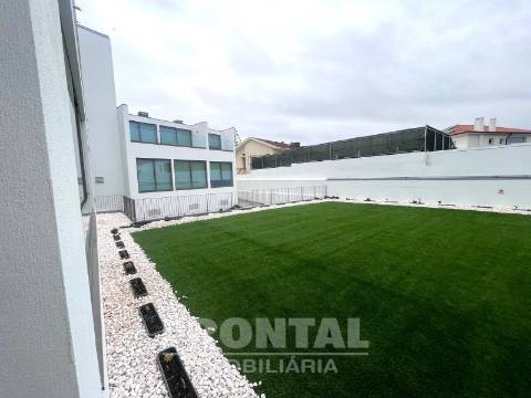 Apartamento T0 com Garagem e Elevador | Costa Cabral, Paranhos, Porto