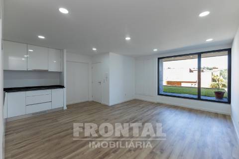 Moradia T4 + T2 com Vistas Deslumbrantes sobre o Rio Douro – Possibilidade de Permuta