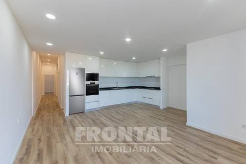 Moradia T4 + T2 com Vistas Deslumbrantes sobre o Rio Douro – Possibilidade de Permuta