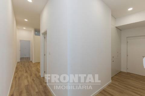 Moradia T4 + T2 com Vistas Deslumbrantes sobre o Rio Douro – Possibilidade de Permuta