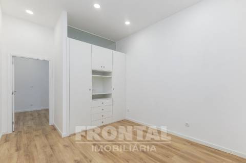 Moradia T4 + T2 com Vistas Deslumbrantes sobre o Rio Douro – Possibilidade de Permuta