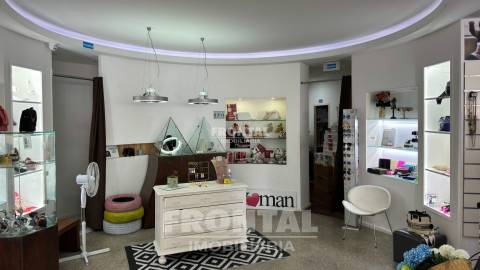 Loja com Montra e Excelente Localização | Cidade da Maia, Maia, Porto