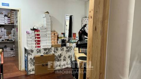 Loja com Montra e Excelente Localização | Cidade da Maia, Maia, Porto