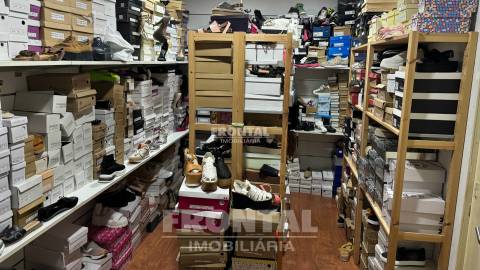 Loja com Montra e Excelente Localização | Cidade da Maia, Maia, Porto