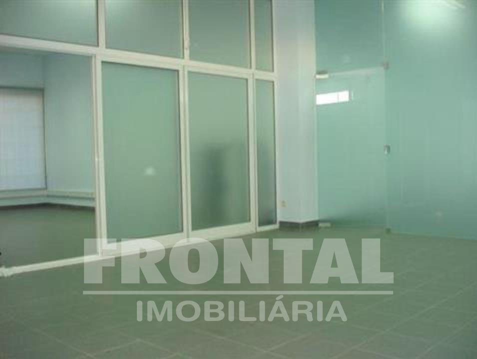 Loja com Projeto Aprovado para Habitação T3 | Nogueira da Maia, Maia, Porto