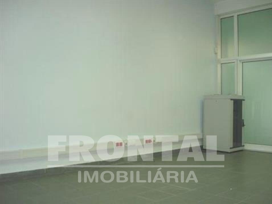 Loja com Projeto Aprovado para Habitação T3 | Nogueira da Maia, Maia, Porto