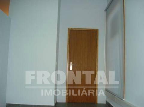 Loja com Projeto Aprovado para Habitação T3 | Nogueira da Maia, Maia, Porto