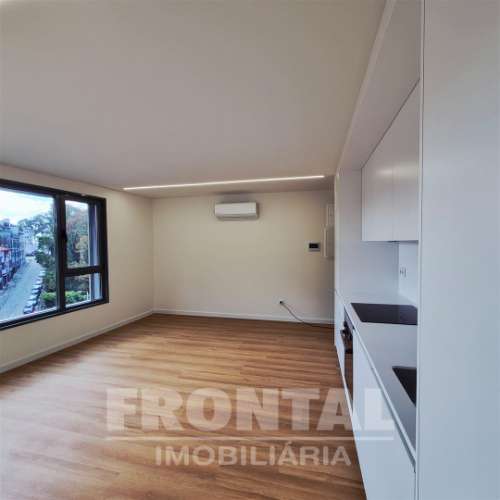 Apartamento T2+1 com Sótão + Garagem | Arca D’Água, Paranhos, Porto