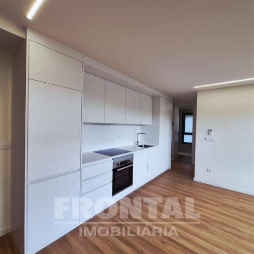 Apartamento T2+1 com Sótão + Garagem | Arca D’Água, Paranhos, Porto