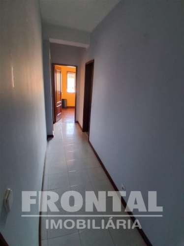 T2 com Cozinha Equipada, Elevador e Garagem | Perto do Metro, Baguim Do Monte