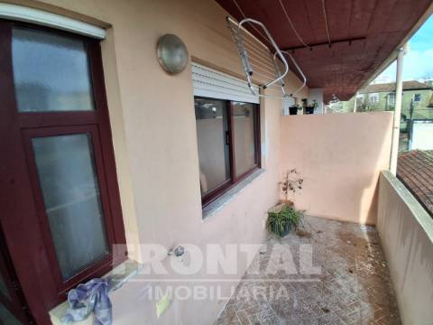 Apartamento T2 em Fase Final de Remodelação | Duas Frentes | Rio Tinto, Gondomar