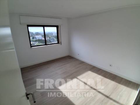 Apartamento T2 em Fase Final de Remodelação | Duas Frentes | Rio Tinto, Gondomar