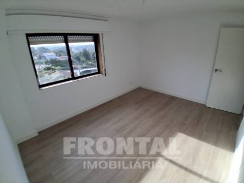 Apartamento T2 em Fase Final de Remodelação | Duas Frentes | Rio Tinto, Gondomar