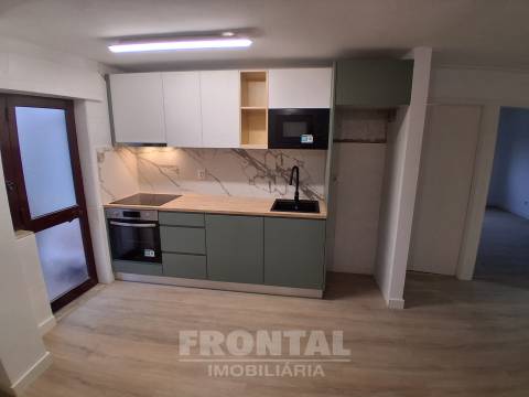 Apartamento T2 em Fase Final de Remodelação | Duas Frentes | Rio Tinto, Gondomar