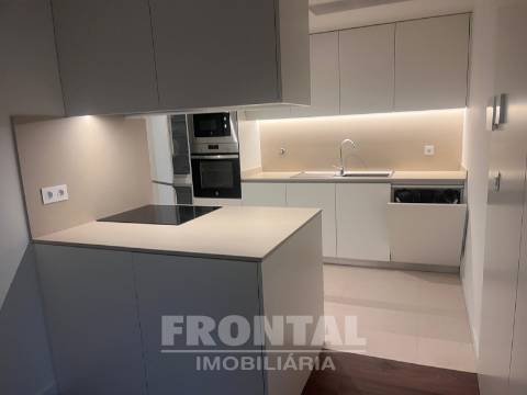 O SEU NOVO T1 DE SONHO NO CENTRO DO PORTO COM GARAGEM!