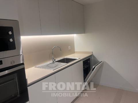 O SEU NOVO T1 DE SONHO NO CENTRO DO PORTO COM GARAGEM!