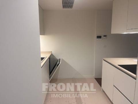 O SEU NOVO T1 DE SONHO NO CENTRO DO PORTO COM GARAGEM!