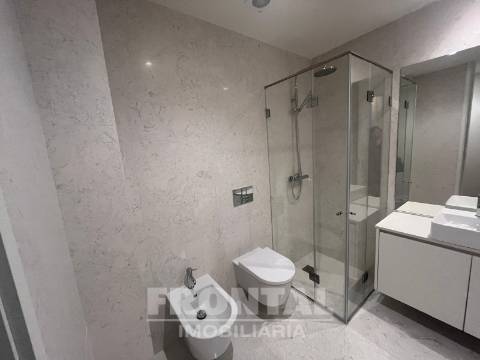 O SEU NOVO T1 DE SONHO NO CENTRO DO PORTO COM GARAGEM!