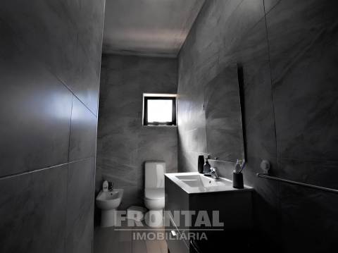 Moradia T4 + Armazém | Avintes, Vila Nova De Gaia