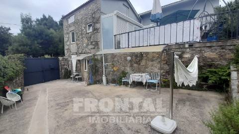 Moradia com 2 Alojamentos Locais Licenciados | Moledo, Caminha