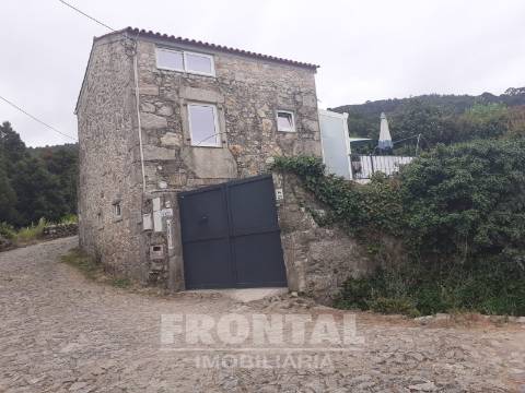 Moradia com 2 Alojamentos Locais Licenciados | Moledo, Caminha