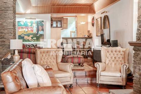 Exclusivo Frontal Moradia de Prestígio com Elevado Potencial Turístico – Frechas, Mirandela