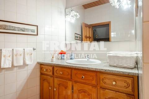 Exclusivo Frontal Moradia de Prestígio com Elevado Potencial Turístico – Frechas, Mirandela