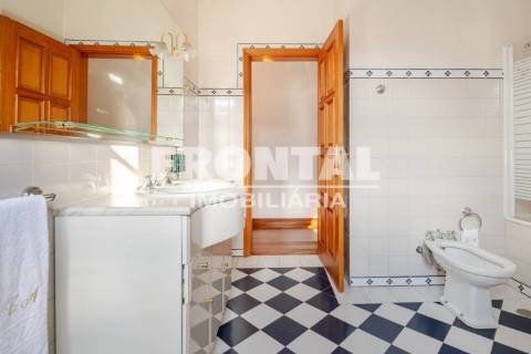 Exclusivo Frontal Moradia de Prestígio com Elevado Potencial Turístico – Frechas, Mirandela