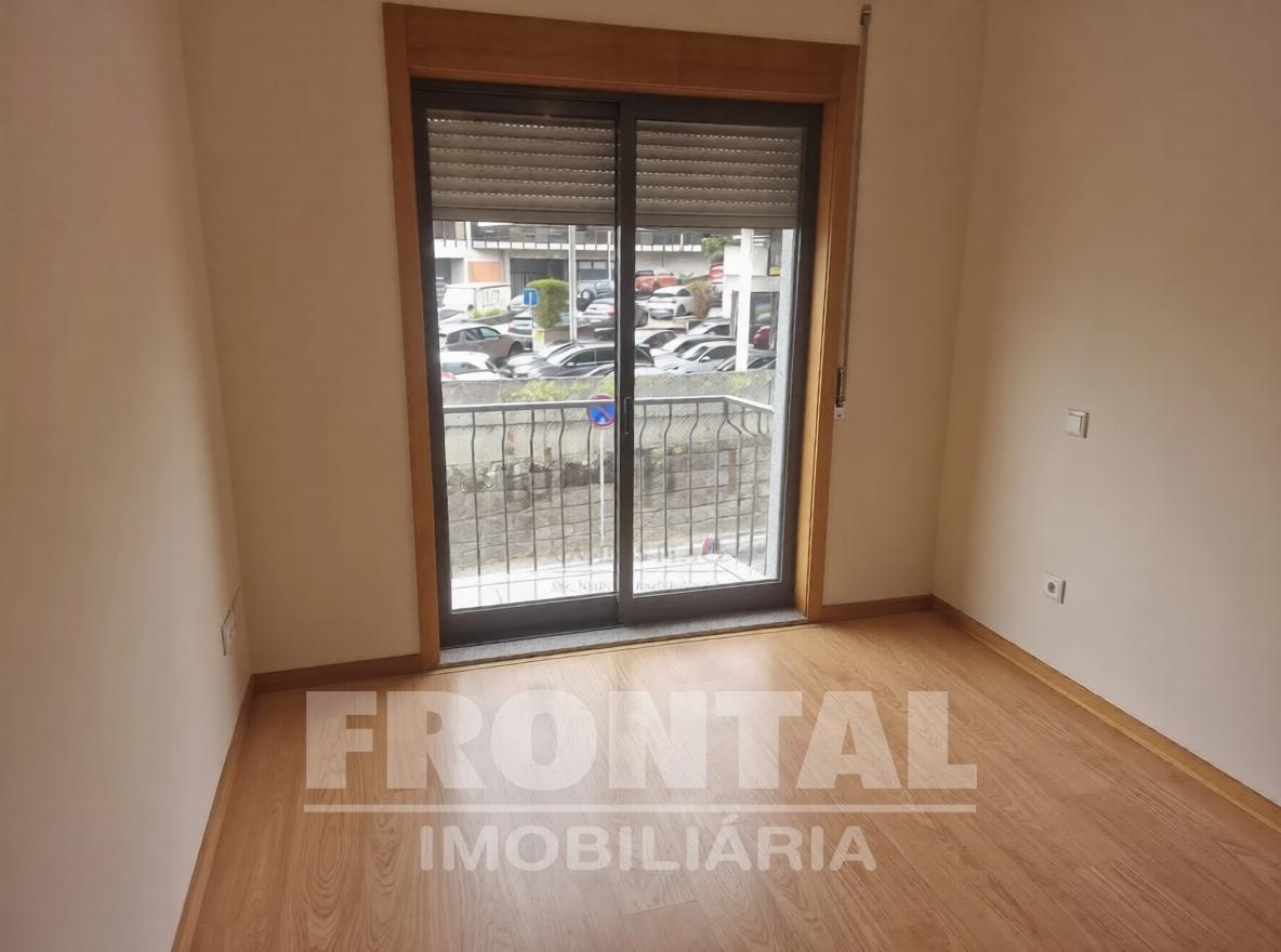 Apartamento T2 à Circunvalação | Junto à estação de recolha da STCP