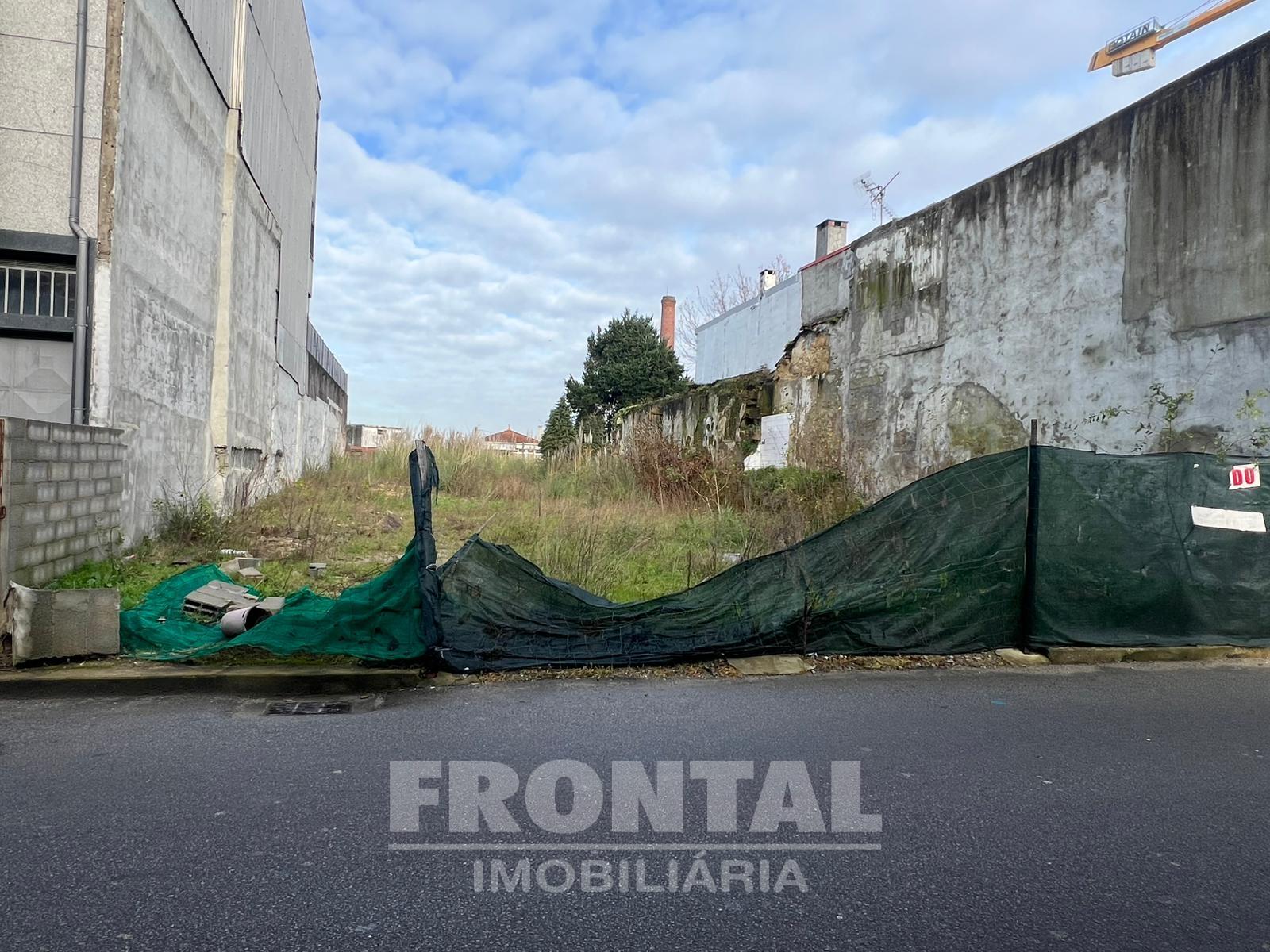 Terreno Urbano - Com PIP para 8 Apartamentos | Oliveira Do Douro, Vila Nova De Gaia