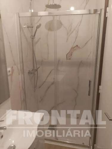 Apartamento T4 Totalmente remodelado à venda | Localização central no Porto