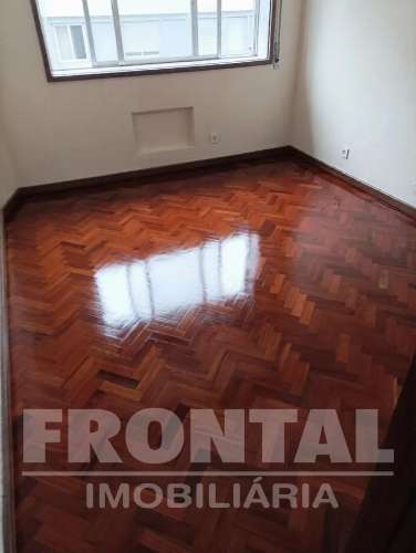 Apartamento T4 Totalmente remodelado à venda | Localização central no Porto