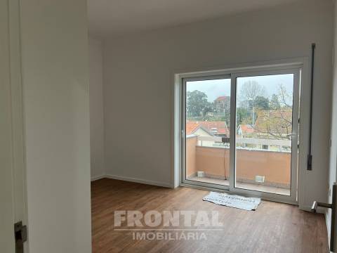 Apartamento T3 com Garagem Box | Águas Santas, Maia