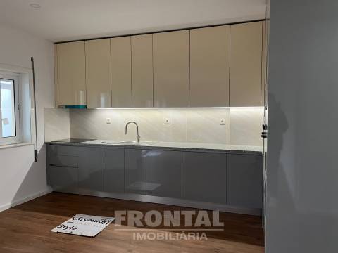 Apartamento T3 com Garagem Box | Águas Santas, Maia