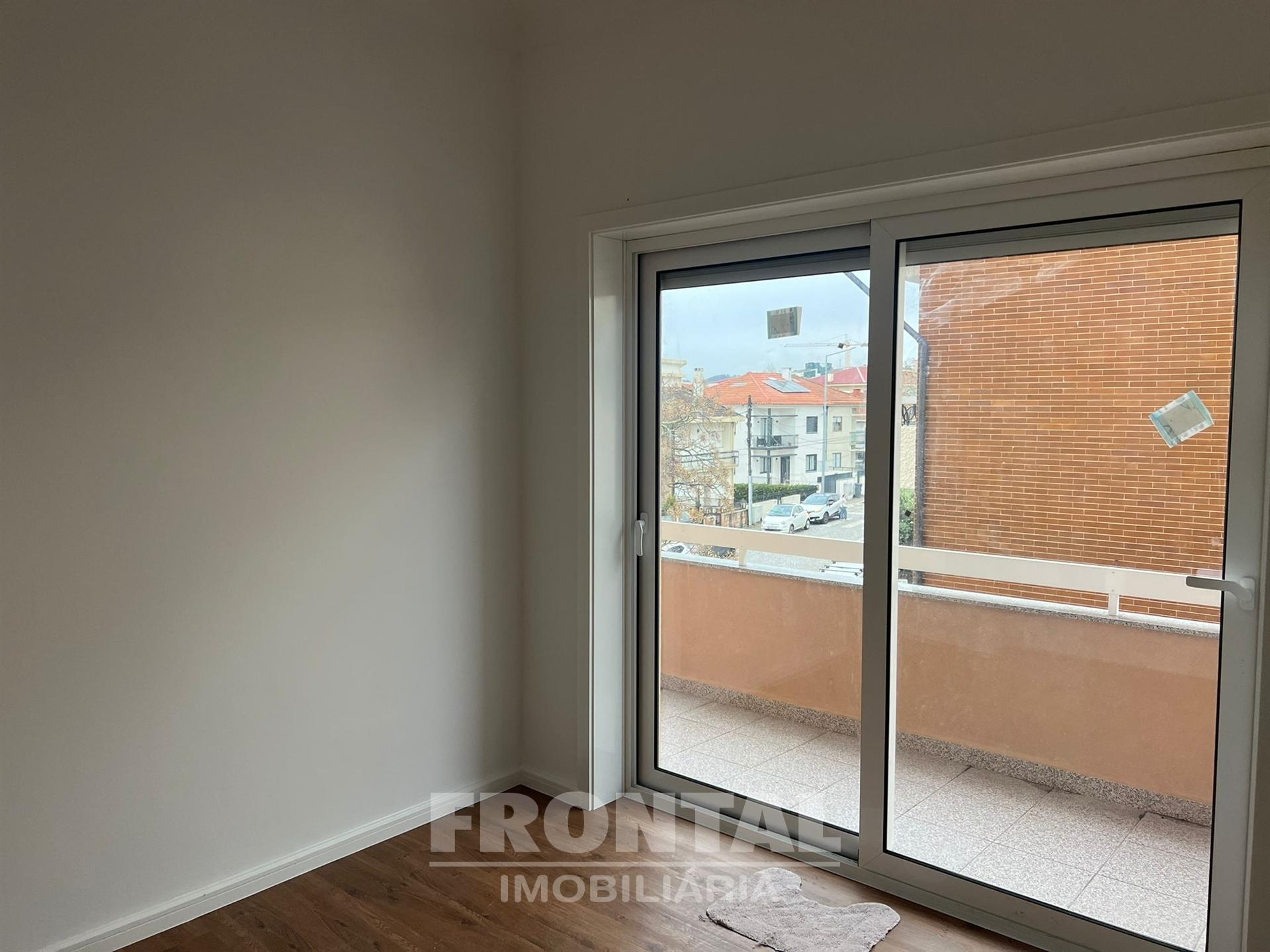 Apartamento T3 com Garagem Box | Águas Santas, Maia