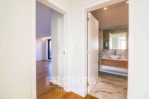 Penthouse com Dois Terraços e Vista Mar | Centro De Espinho, Espinho