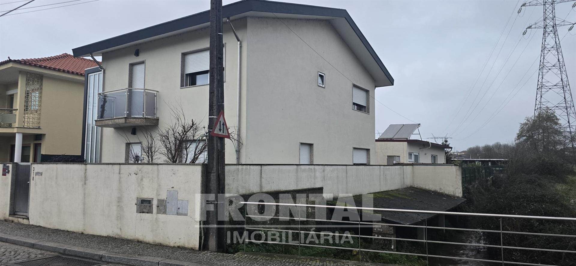 Moradia Isolada T3 em Exclusivo com Terreno de 784 m² | Cidade Da Maia, Maia