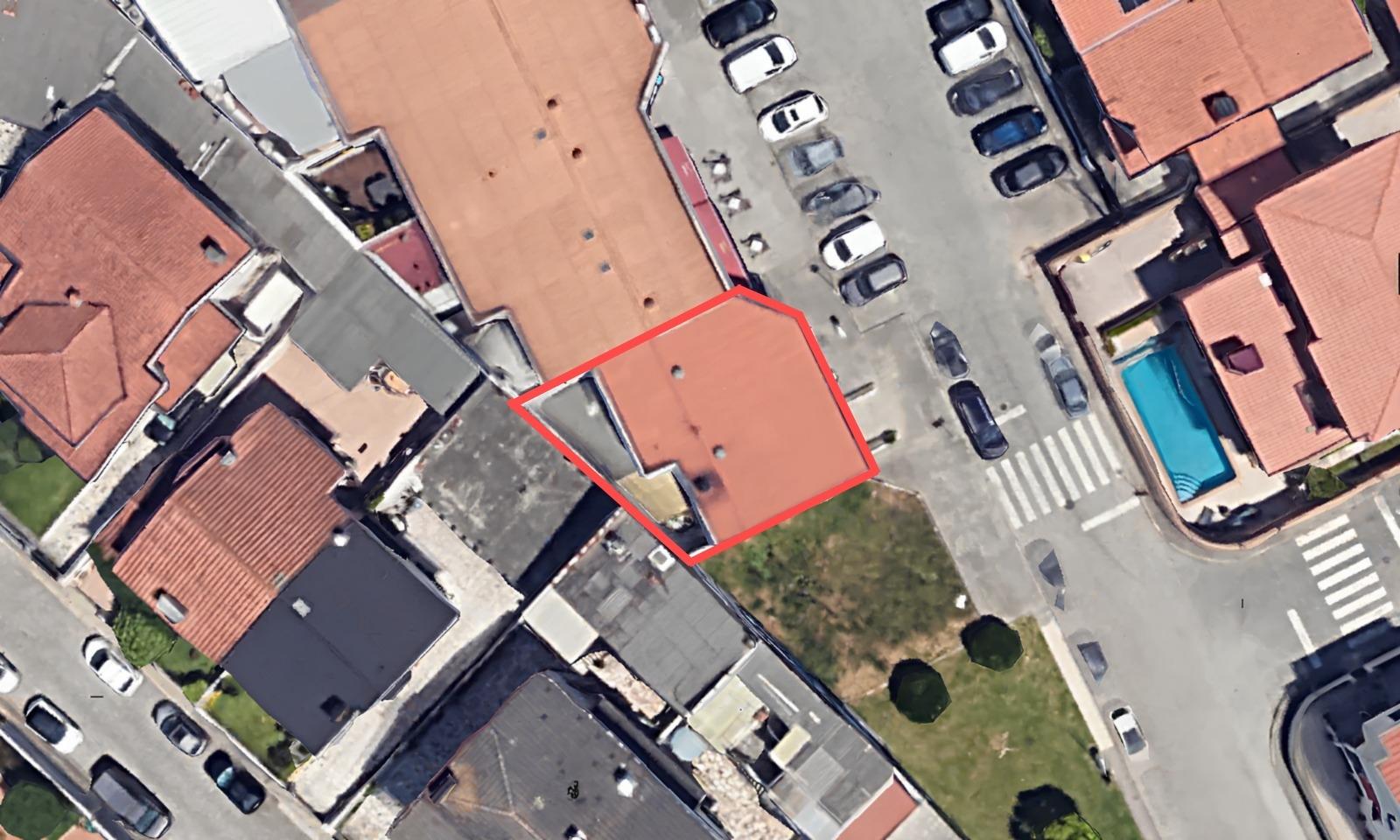 Loja com Projeto para 4 apartamentos T1 - Oportunidade de Investimento | Vila Nova Da Telha, Maia