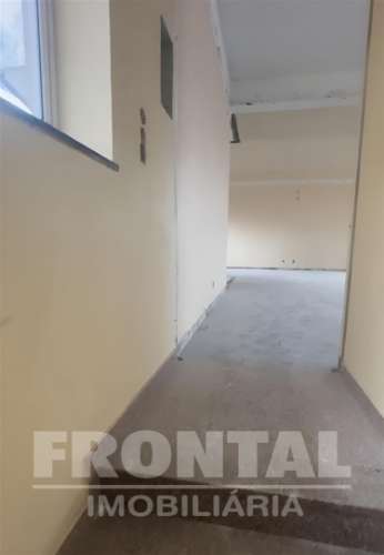 Loja com Projeto para 4 apartamentos T1 - Oportunidade de Investimento | Vila Nova Da Telha, Maia