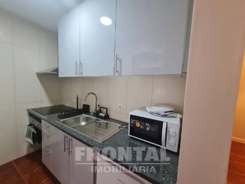 Apartamento T1+1 Remodelado no Centro do Porto – Pronto a Habitar