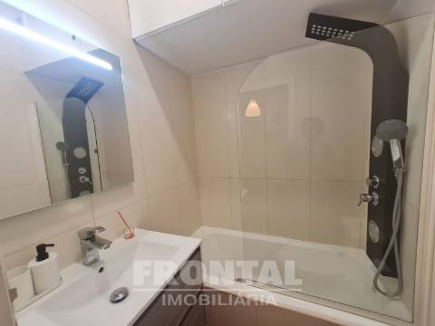 Apartamento T1+1 Remodelado no Centro do Porto – Pronto a Habitar