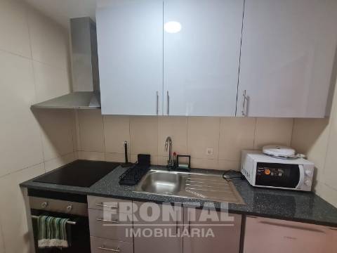 Apartamento T1+1 Remodelado no Centro do Porto – Pronto a Habitar