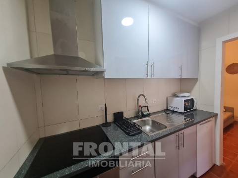 Apartamento T1+1 Remodelado no Centro do Porto – Pronto a Habitar