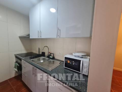 Apartamento T1+1 Remodelado no Centro do Porto – Pronto a Habitar