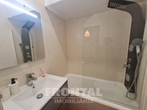 Apartamento T1+1 Remodelado no Centro do Porto – Pronto a Habitar