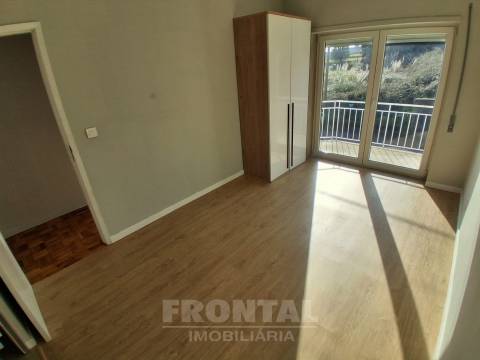 Andar Moradia T3 Renovado com Garagem | São Cosme, Gondomar