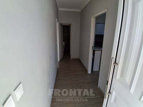 Andar Moradia T3 Renovado com Garagem | São Cosme, Gondomar