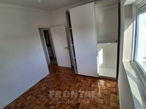 Andar Moradia T3 Renovado com Garagem | São Cosme, Gondomar