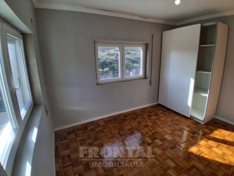 Andar Moradia T3 Renovado com Garagem | São Cosme, Gondomar