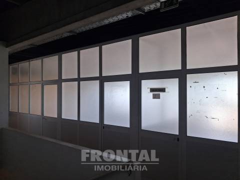 Armazém para Venda - 957 m² | Cais Privado | Touguinhó, Vila Do Conde